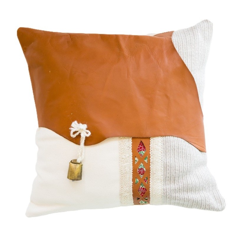 Le COUSSIN D'INTÉRIEUR ZC06000070 mesure 50*50 cm